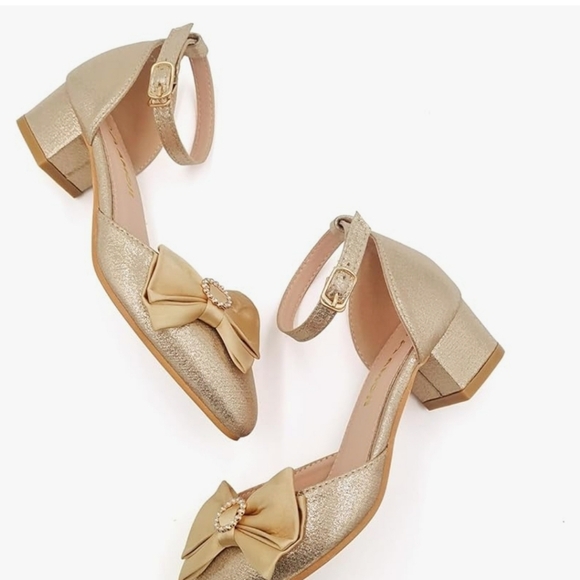 To small - Picture 1 of 2